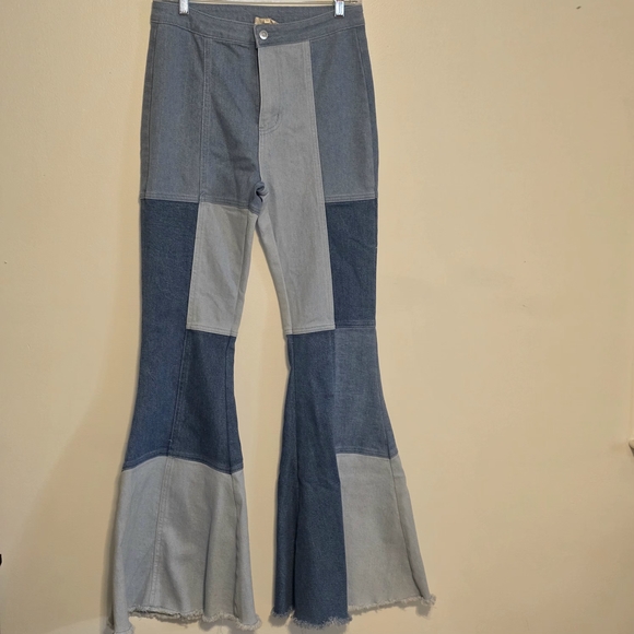 Altar'd State High-Rise Flare Jean Pants in a patchwork denim Raw Hem Sz Medium - Picture 2 of 9